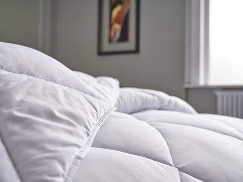 White Line Microfiber Yorgan Tek King Size - Beyaz